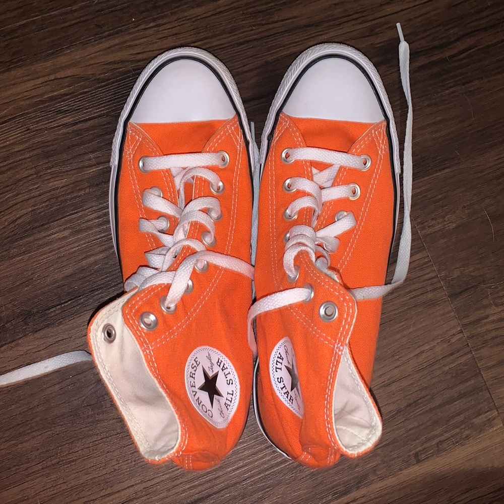 Women’s Orange Chuck Taylor High Top Converse Sz 9